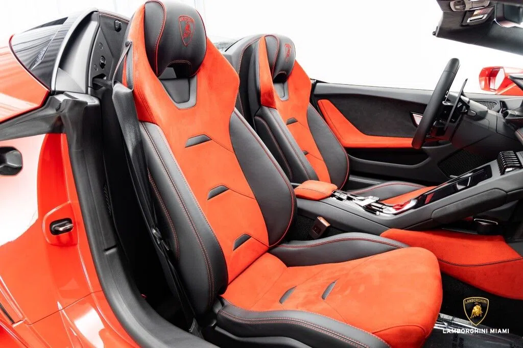 2021 Lamborghini Huracan EVO RWD Spyder interior, seats