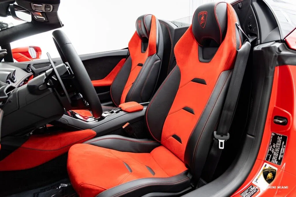 2021 Lamborghini Huracan EVO RWD Spyder interior, seats