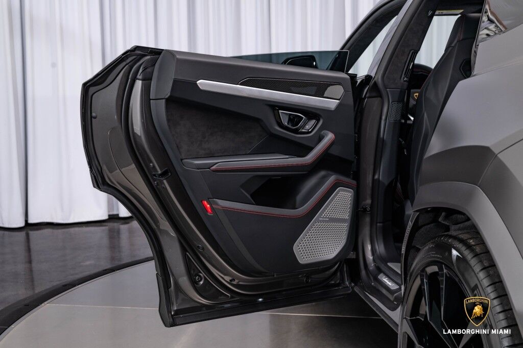 2021 Lamborghini Urus, 11/20
