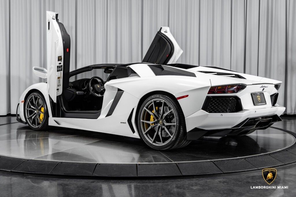 2014 Lamborghini Aventador