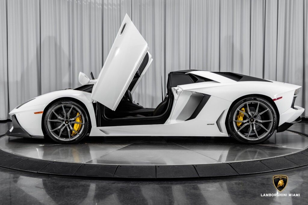 2014 Lamborghini Aventador, 2/20