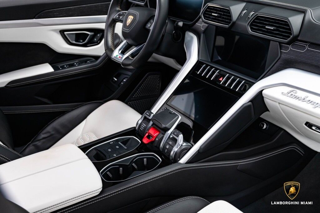 2019 Lamborghini Urus, 3/15