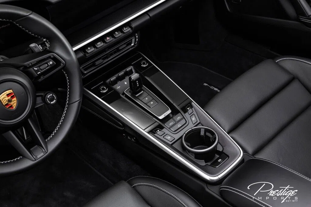 2021 Porsche 911 Turbo S interior, center console