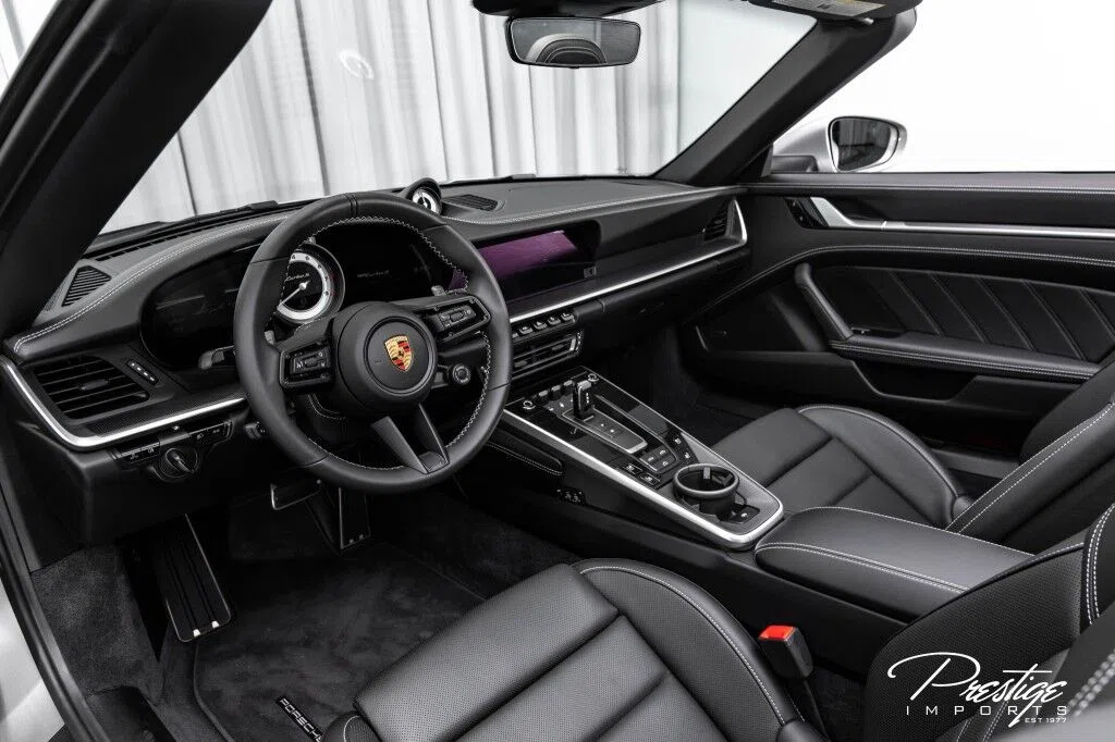 2021 Porsche 911 Turbo S interior, dashboard