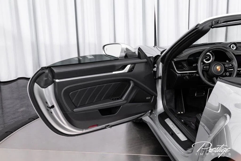 2021 Porsche 911 Turbo S interior, door panel