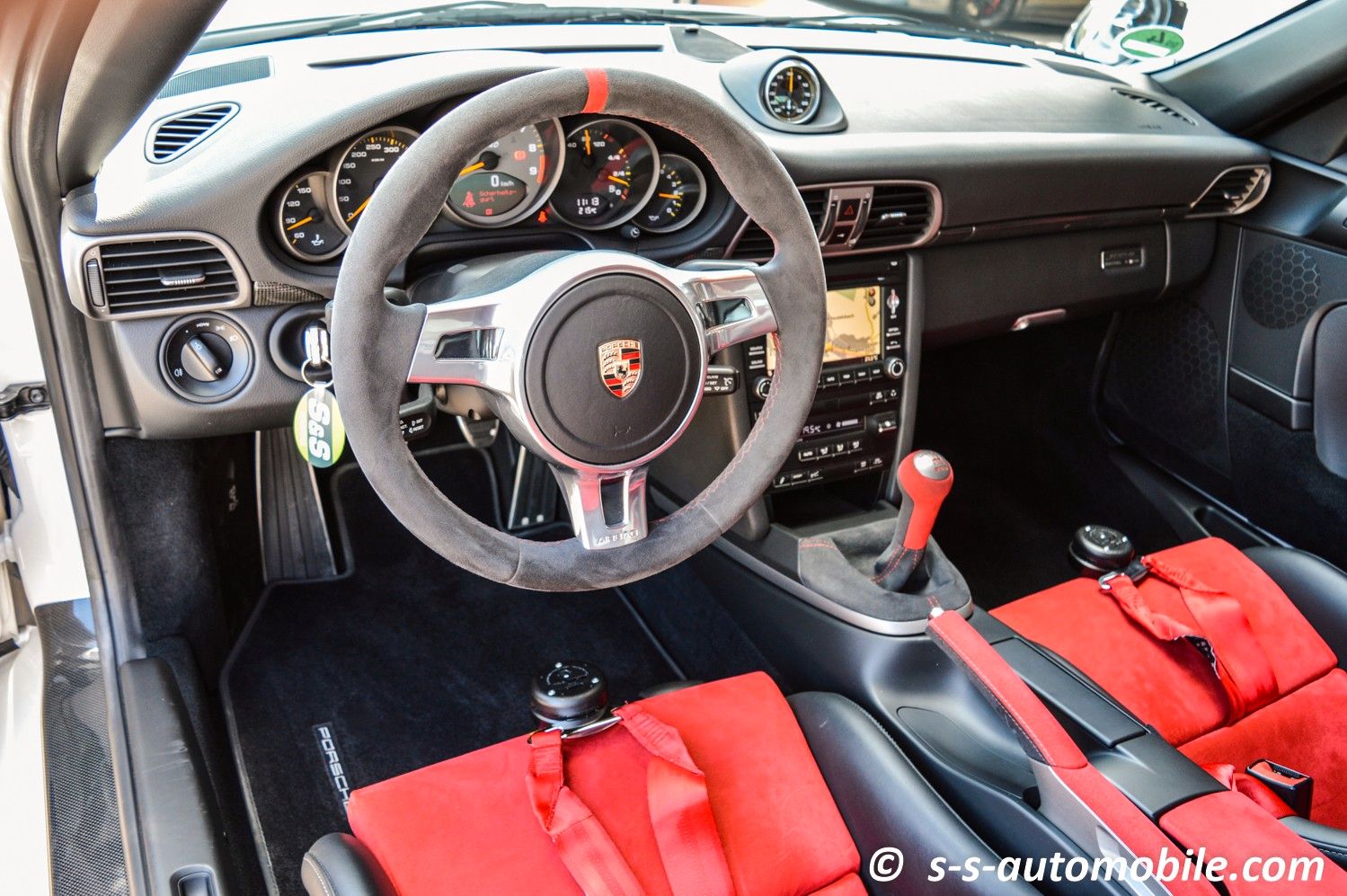 2011 Porsche 997 GT3 RS 4.0 Clubsport, 4/19