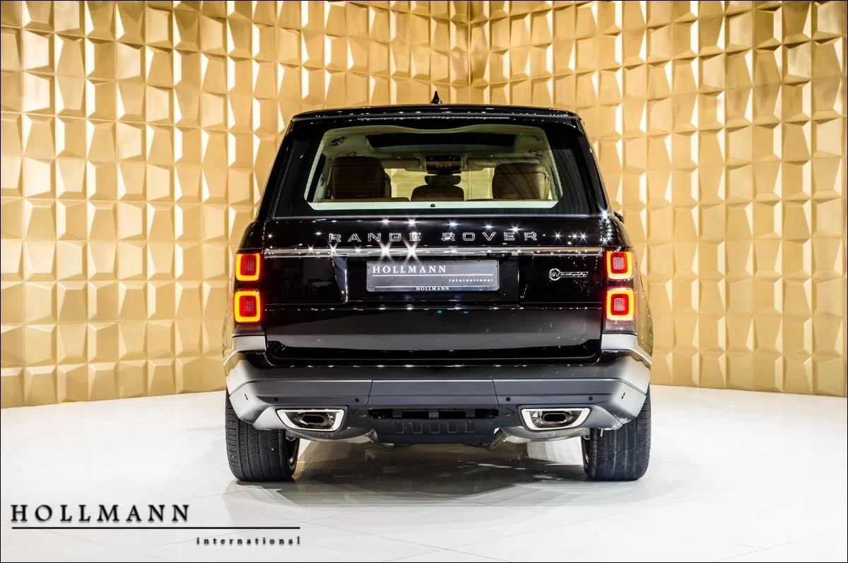 2019 Range Rover Hybrid LWB SV-AUTOBIOGRAPHY, rear three-quarter view, Santorini Black