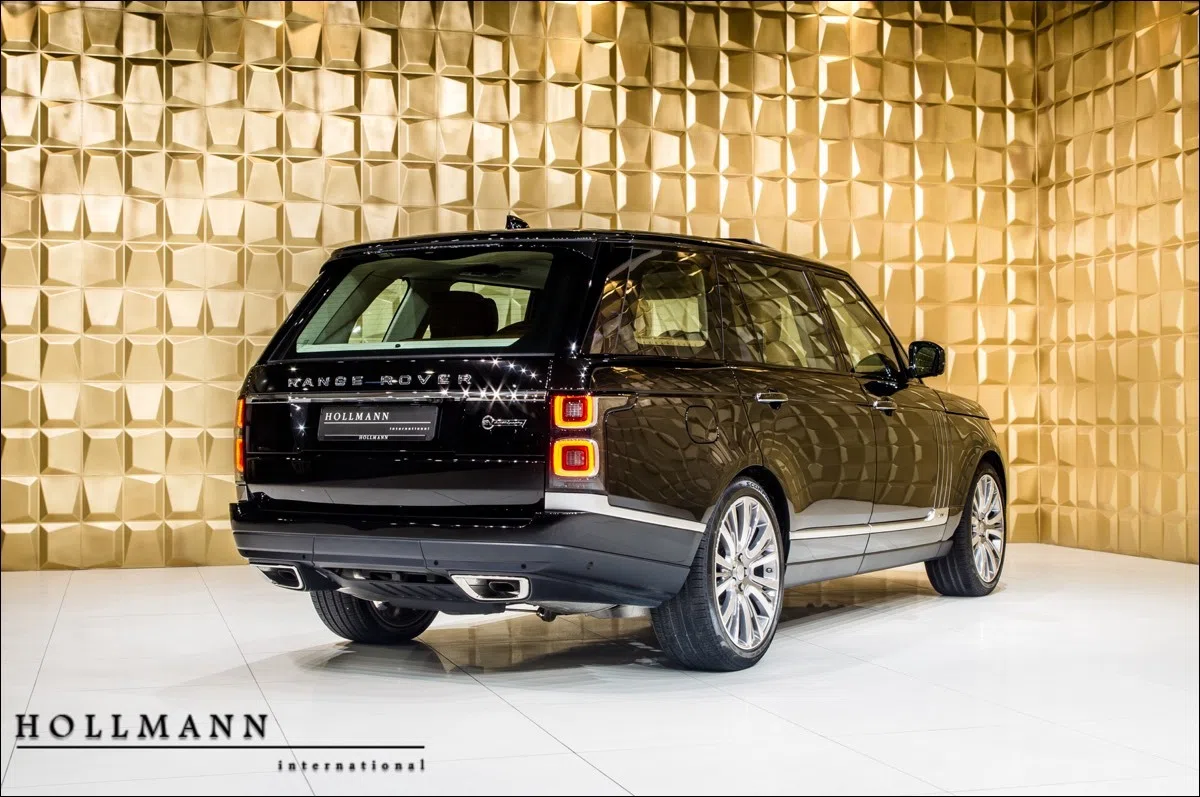 2019 Range Rover Hybrid LWB SV-AUTOBIOGRAPHY, rear three-quarter view, Santorini Black
