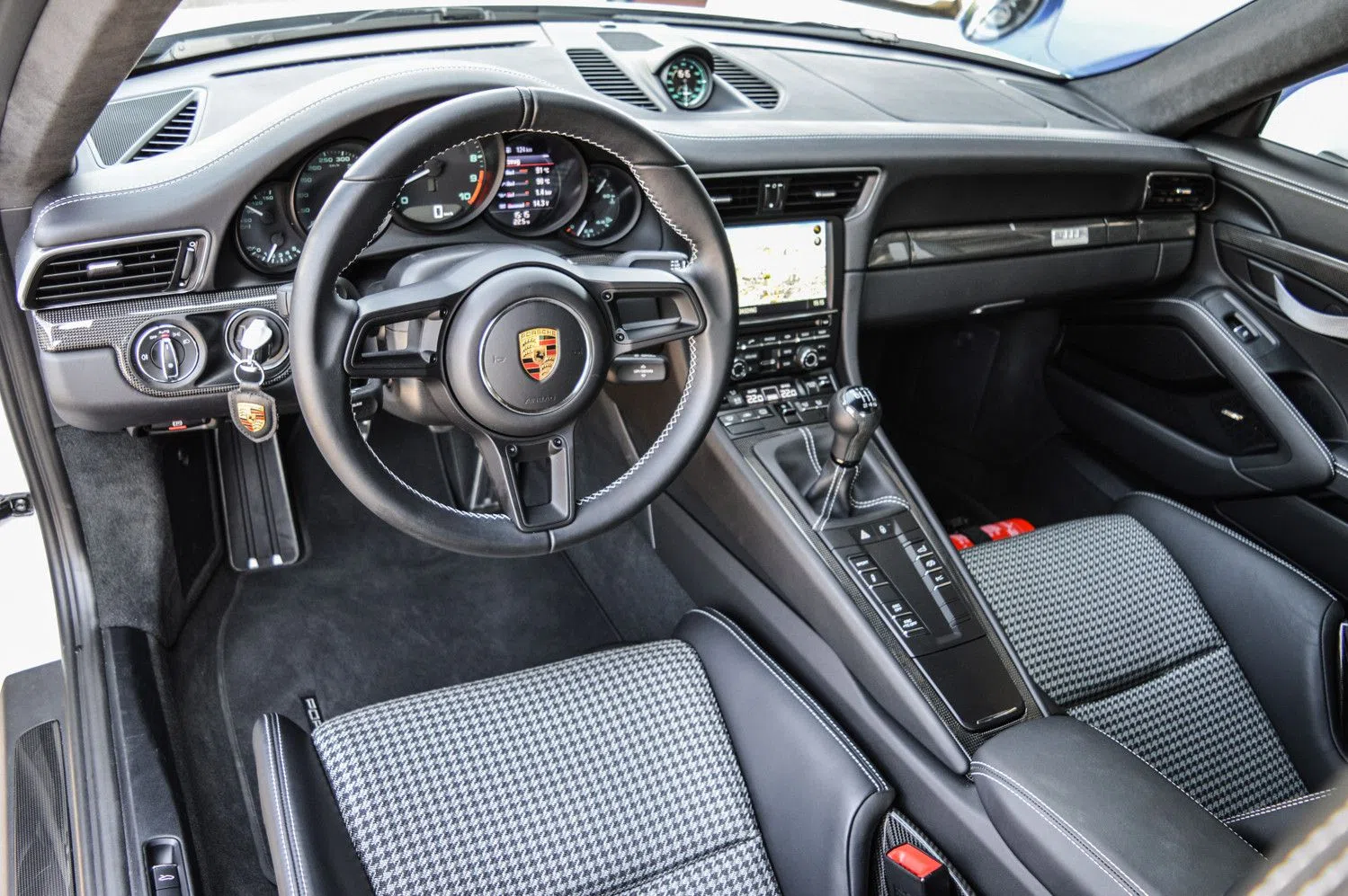 2016 Porsche 911 R interior, dashboard