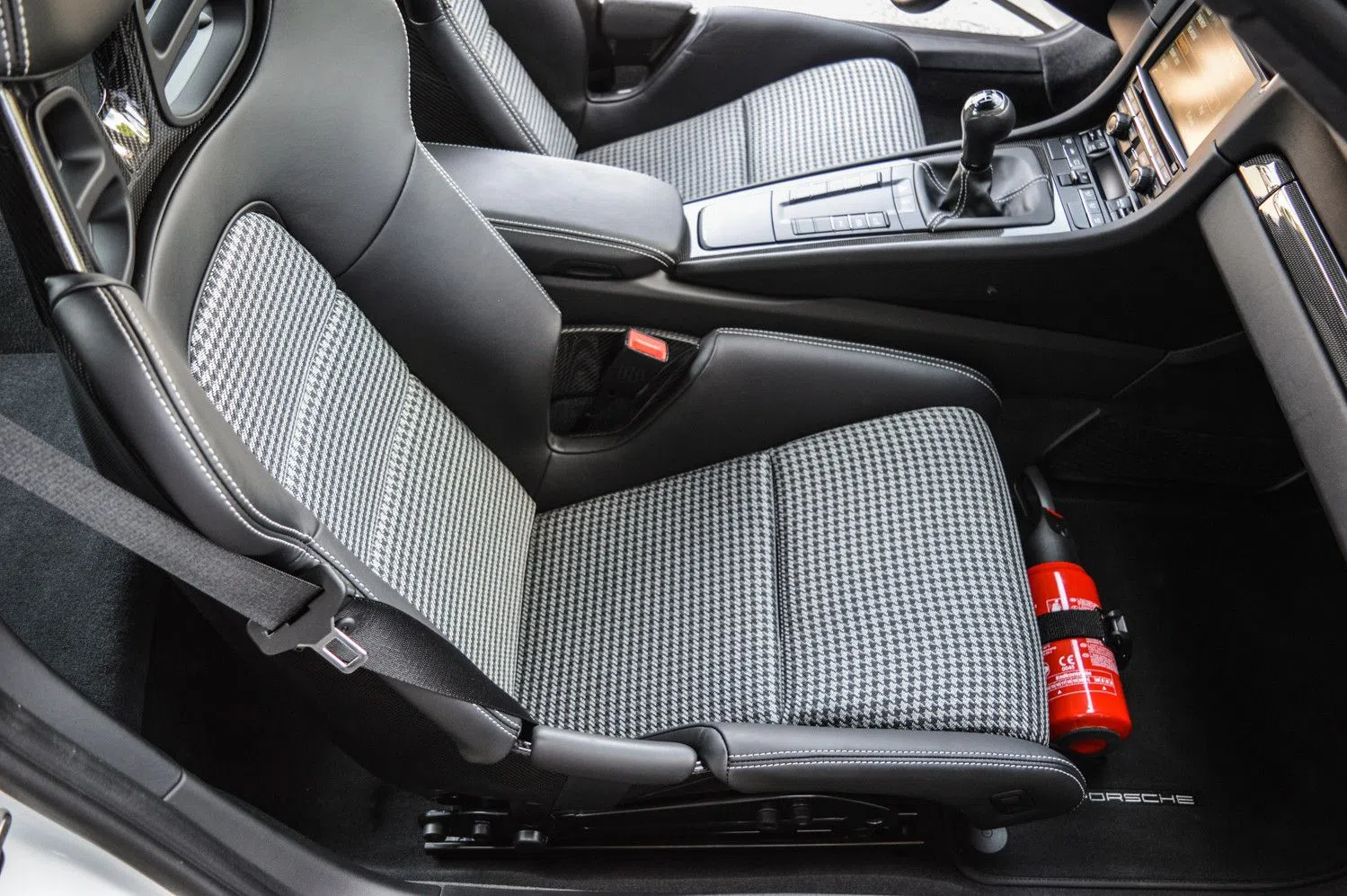 2016 Porsche 911 R interior, seats