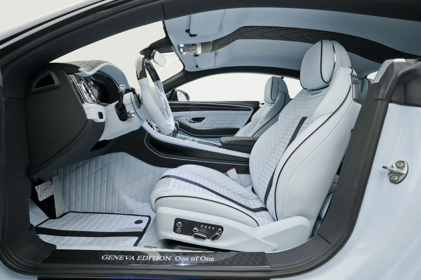 2019 Mansory Continental GT interior, seats, MANSORY Fine Leather Blue