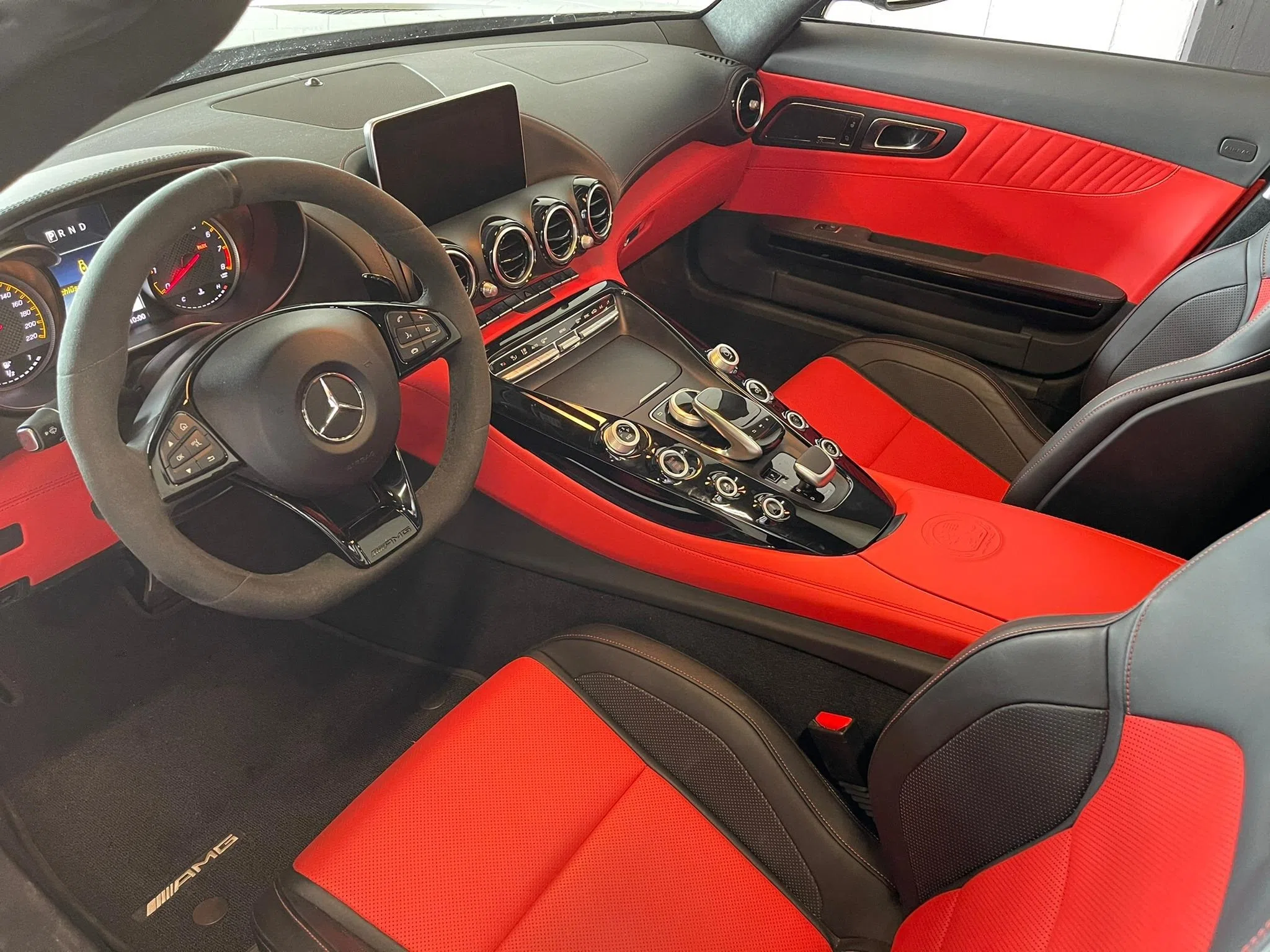 2017 MERCEDES-BENZ AMG GT C Roadster interior