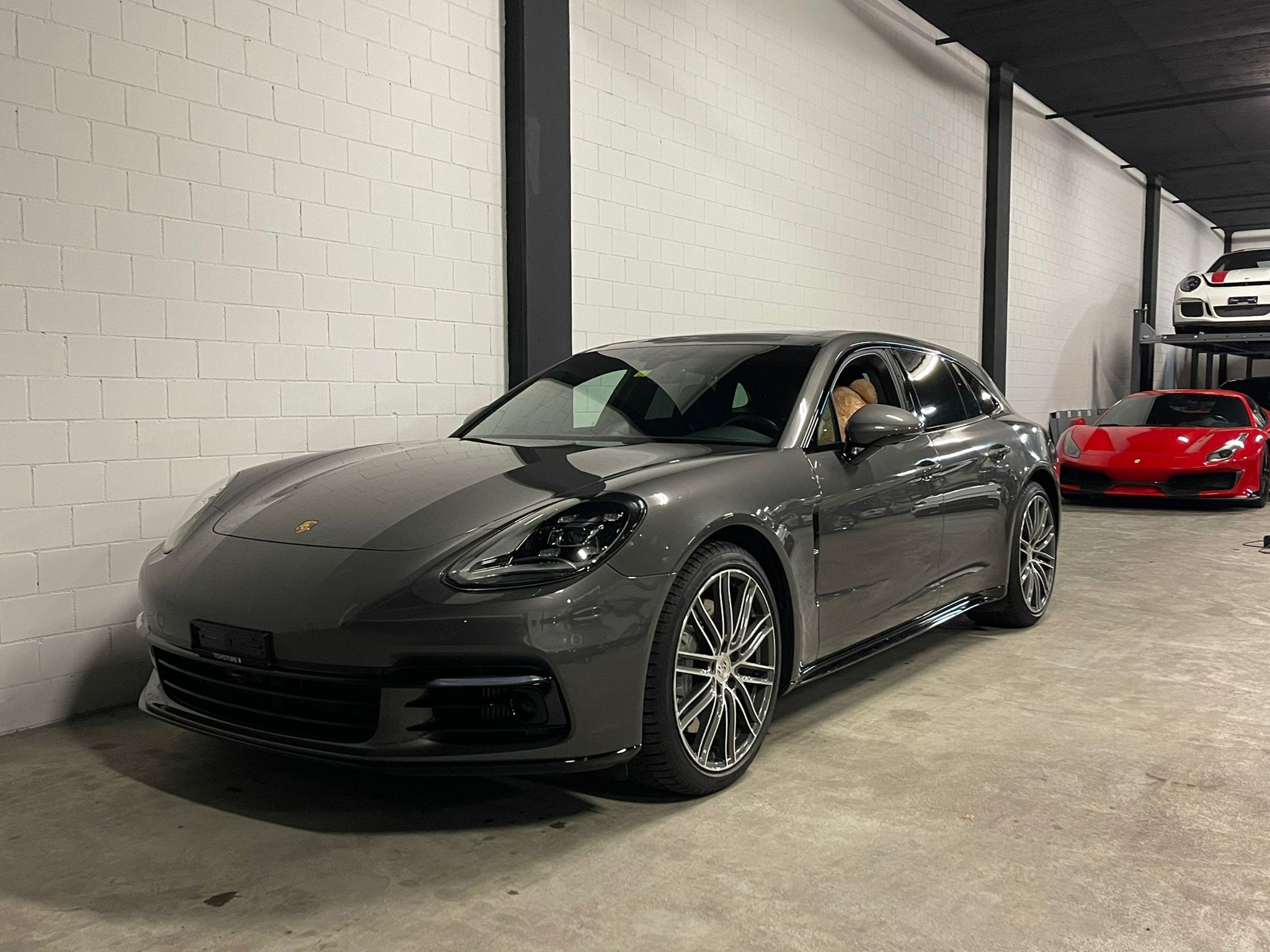 2018 PORSCHE Panamera 4S Sport Turismo, 2/7