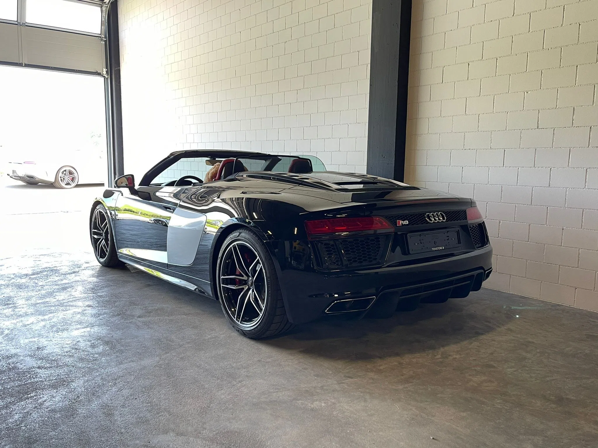 2018 AUDI R8 Spyder 5.2 S-Tronic quattro, exterior