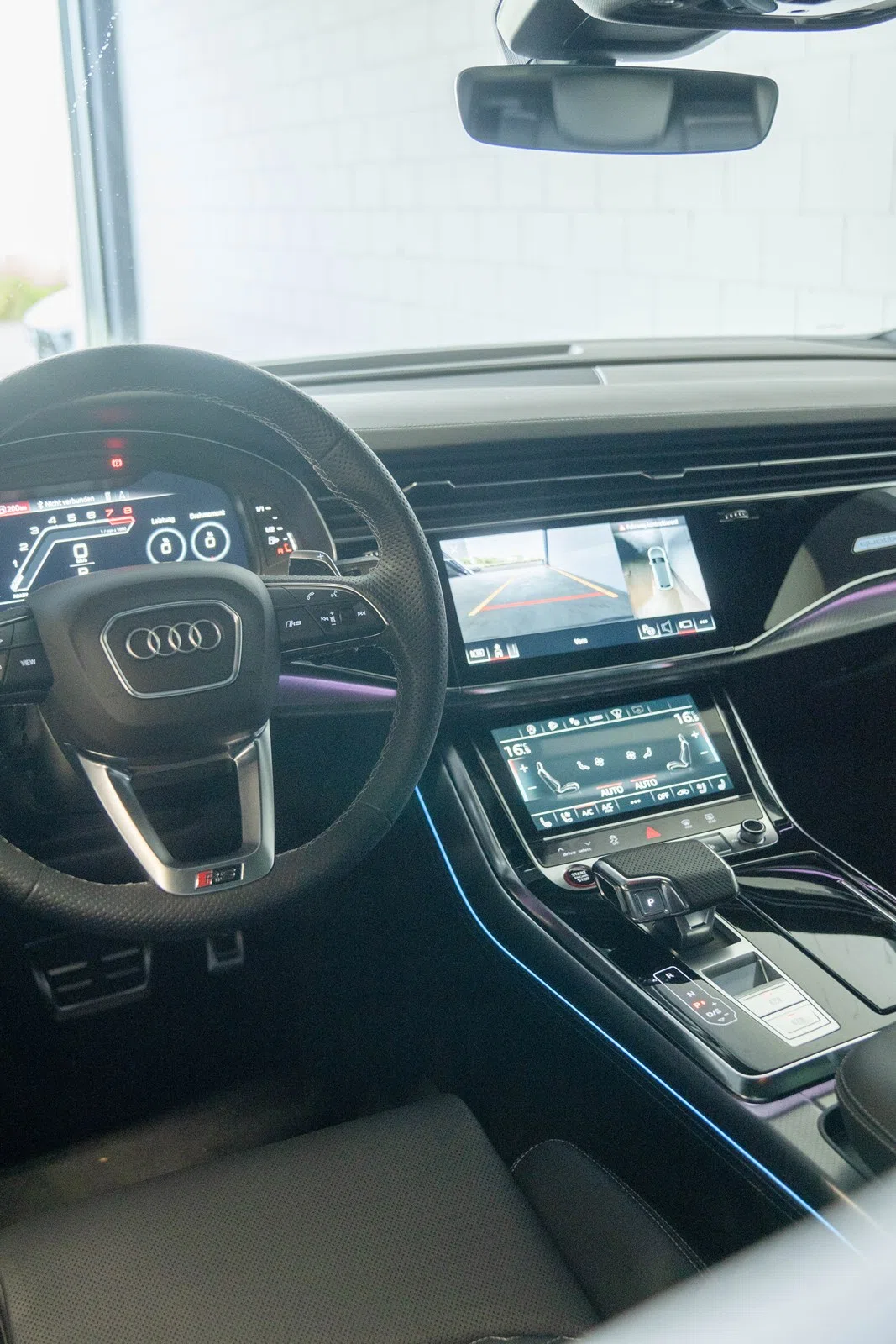2022 AUDI RSQ8 quattro tiptronic interior