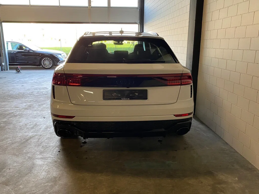 2020 AUDI RSQ8 quattro tiptronic, rear three-quarter view