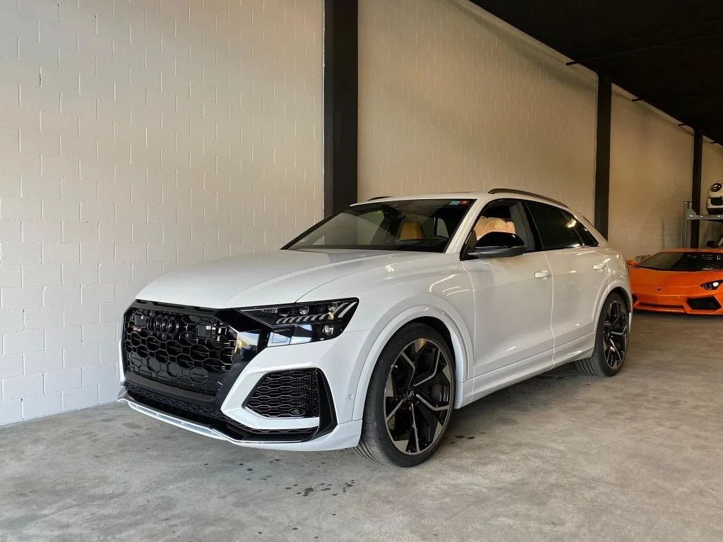 2020 AUDI RSQ8 quattro tiptronic, front three-quarter view
