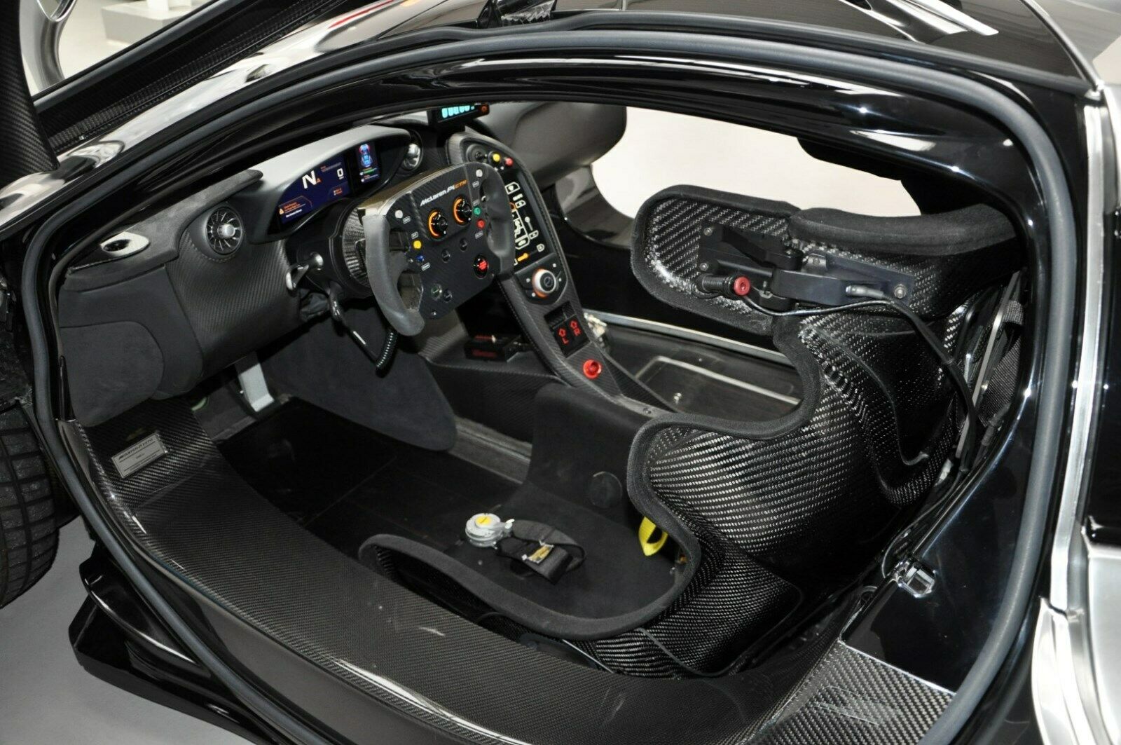 2016 McLaren P1 GTR MSO, 6/15