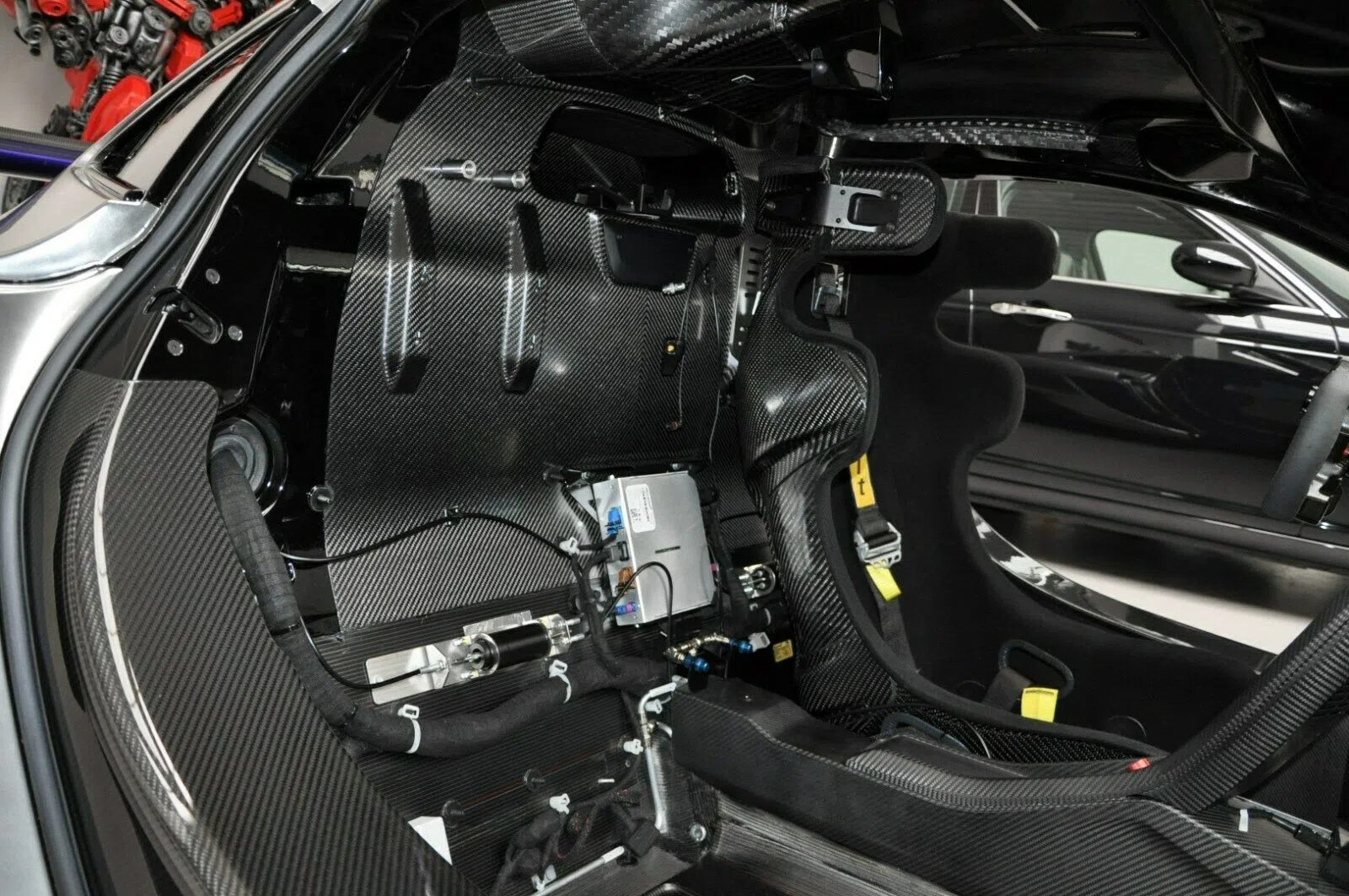 2016 McLaren P1 GTR MSO engine