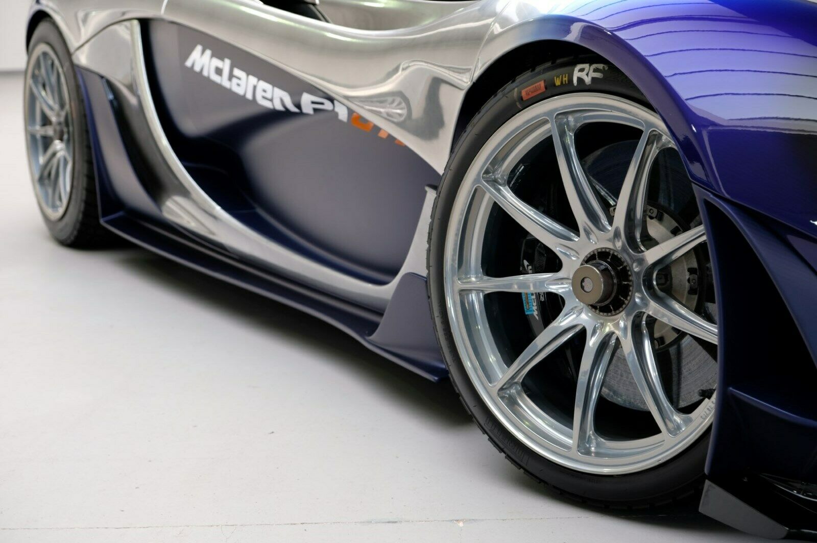 2016 McLaren P1 GTR MSO, 13/15