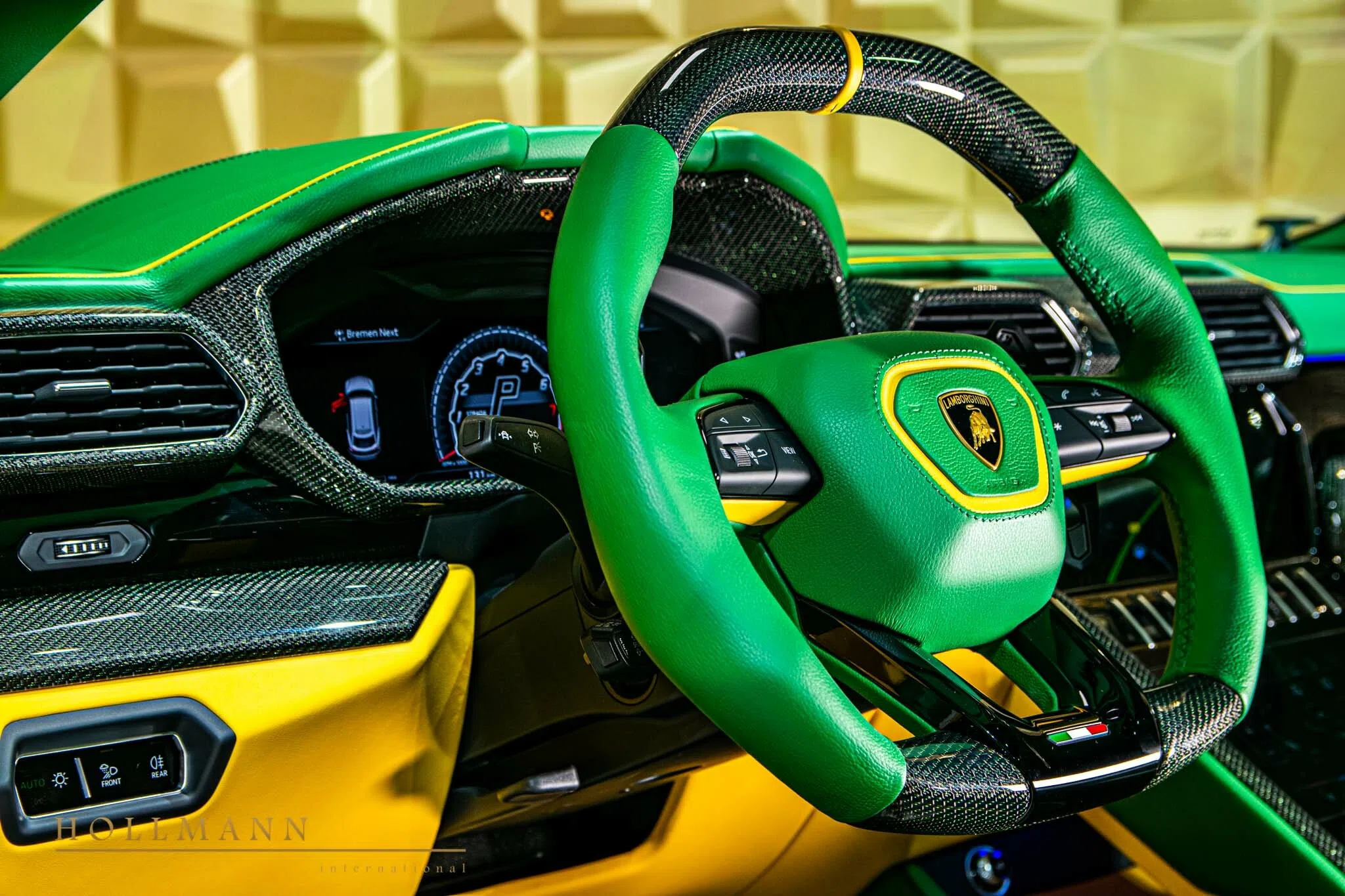 2022 Lamborghini Urus by NOVITEC interior, Customized Green and Yellow