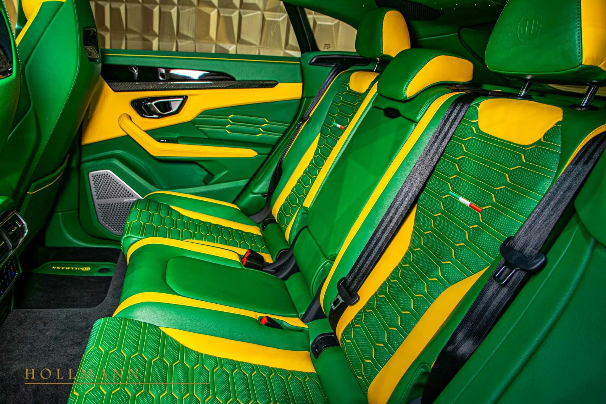 2022 Lamborghini Urus by NOVITEC interior, seats, Customized Green and Yellow