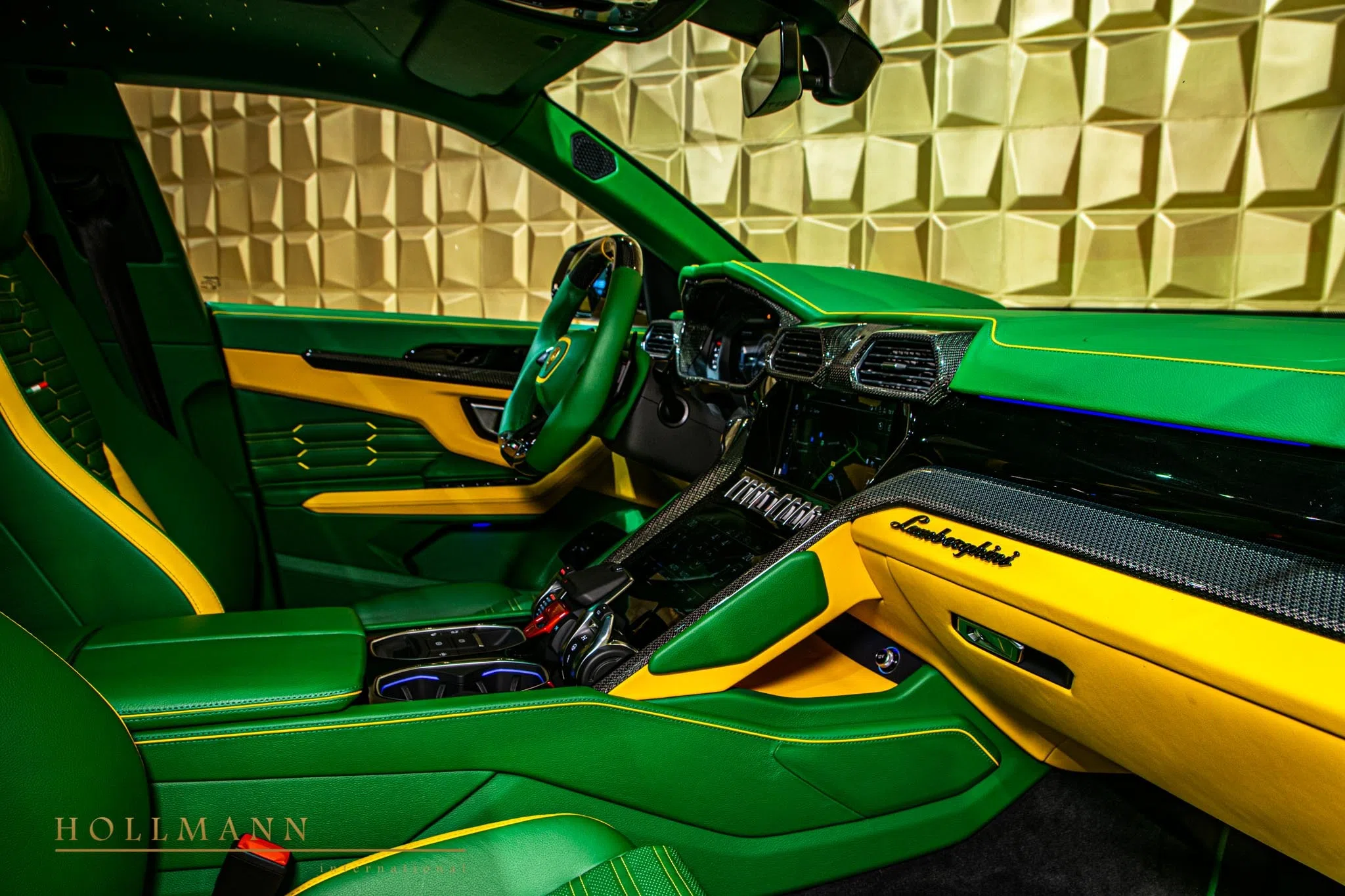 2022 Lamborghini Urus by NOVITEC interior, Customized Green and Yellow