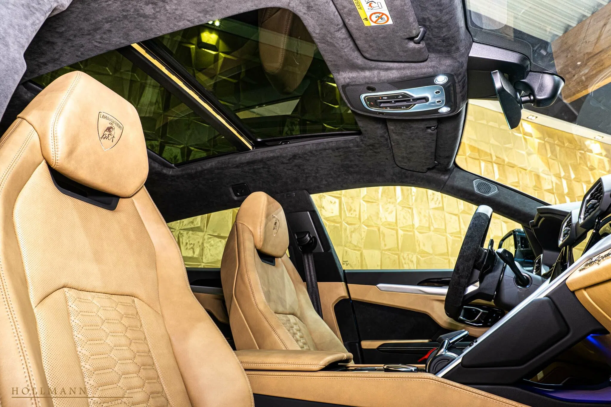 2022 Lamborghini Urus by NOVITEC interior, seats