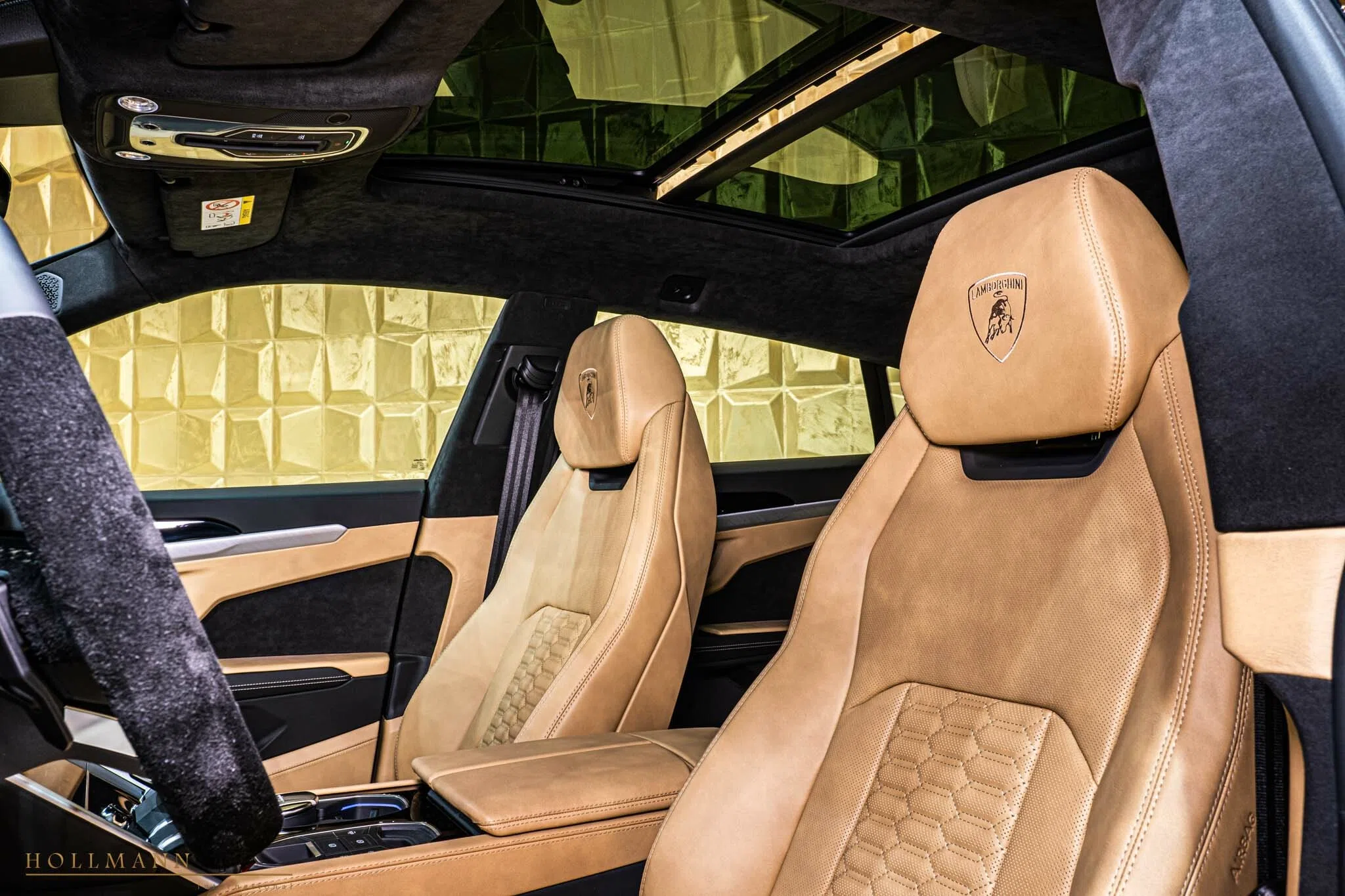2022 Lamborghini Urus by NOVITEC interior, seats