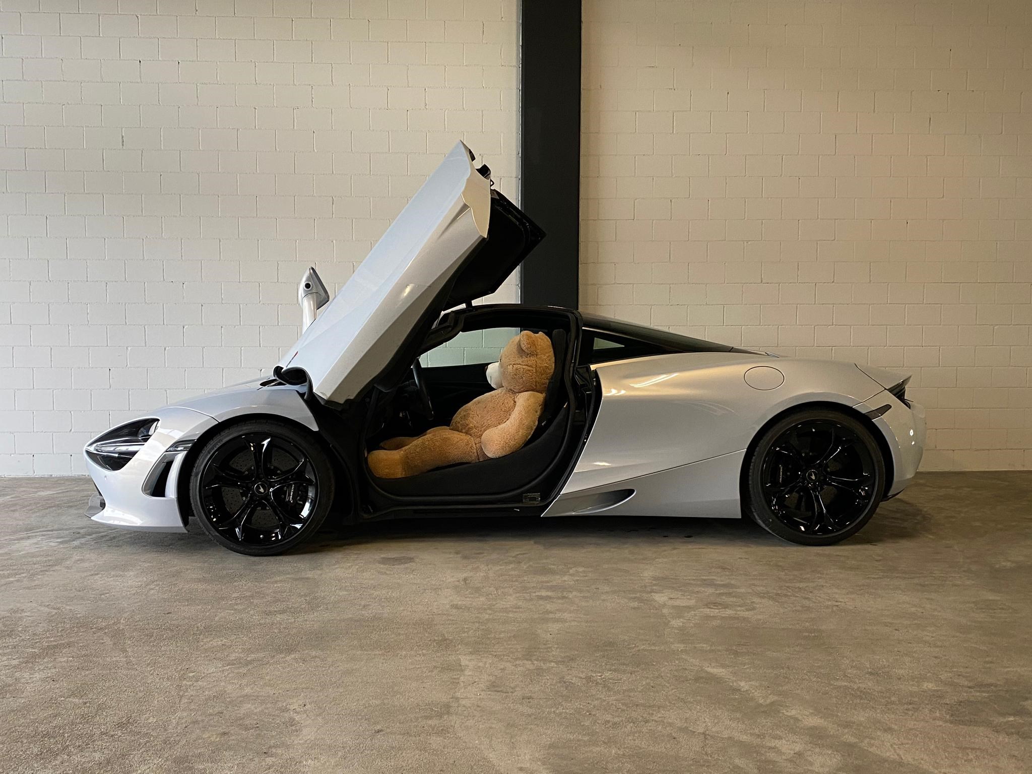 2021 McLAREN 720S Coupé