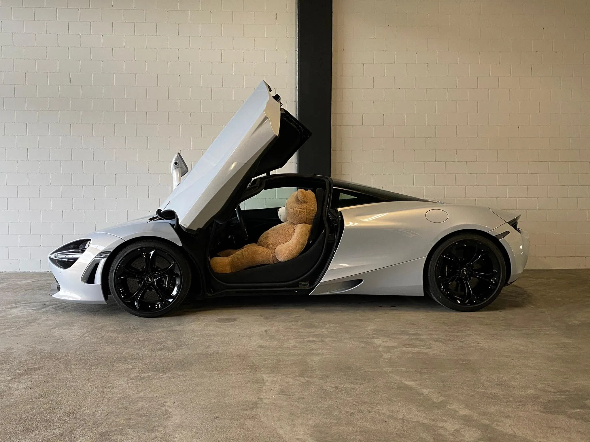 2021 McLAREN 720S Coupé