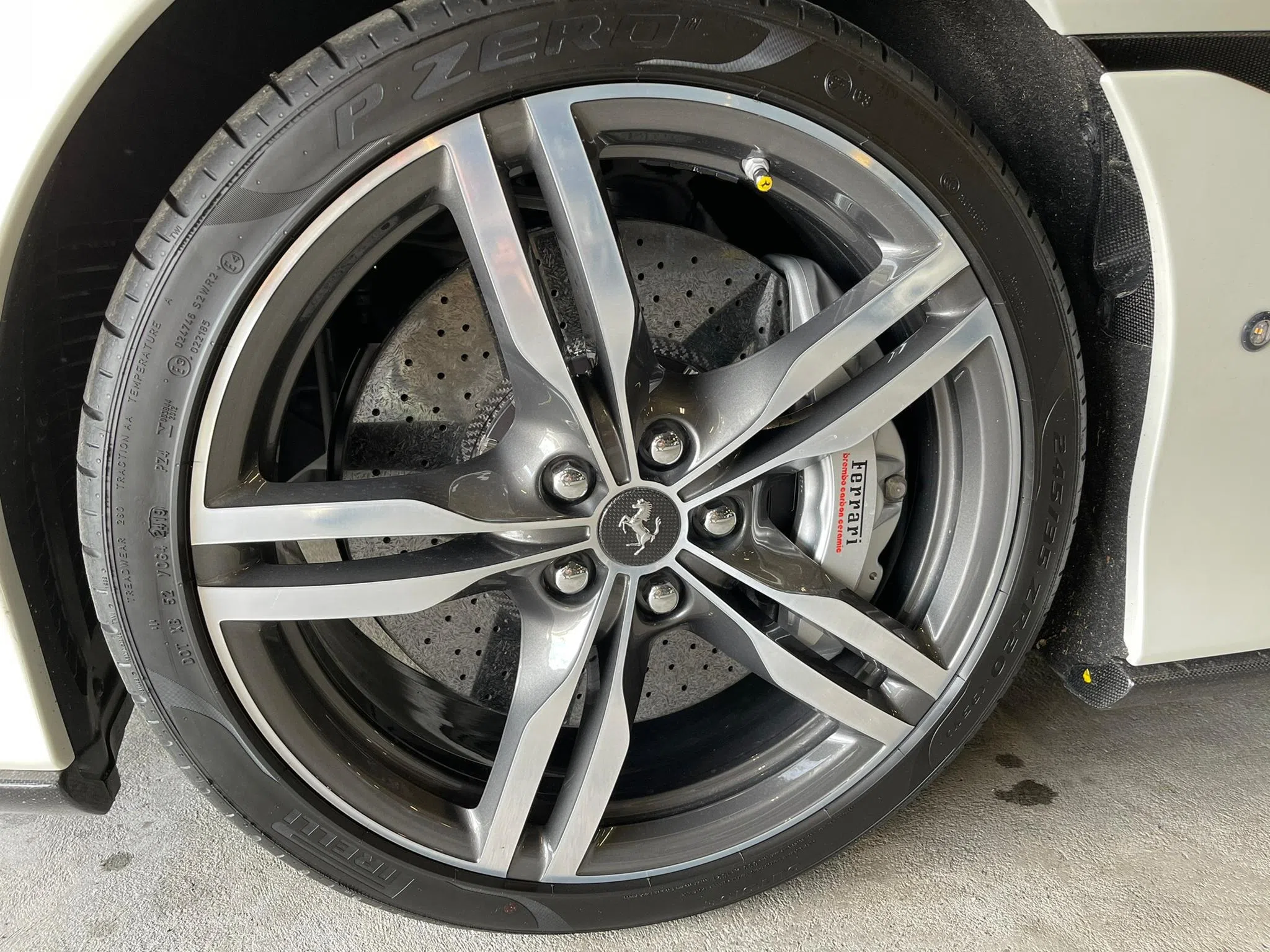 2019 FERRARI Portofino wheel