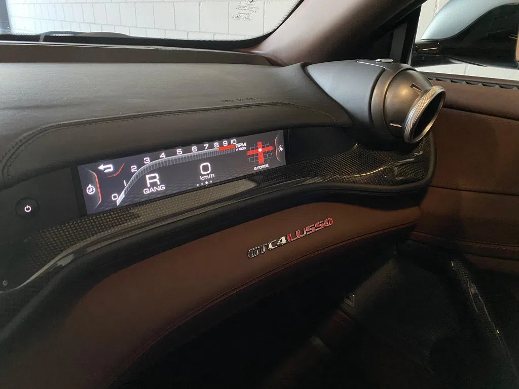 2017 FERRARI GTC4 Lusso interior