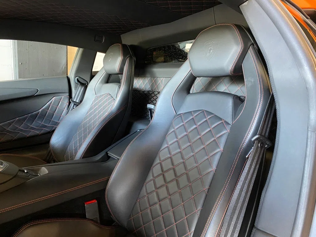 2015 LAMBORGHINI Aventador LP700-4 Coupé interior, seats