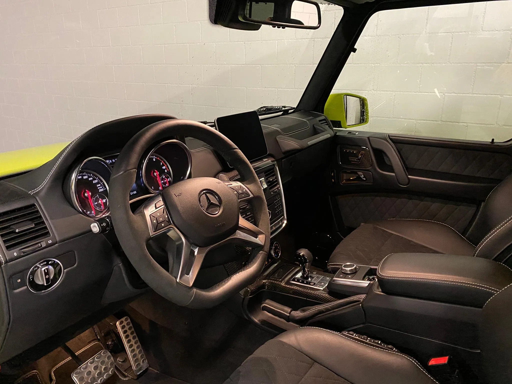 2019 MERCEDES-BENZ G 500 4x4² 7G-Tronic interior