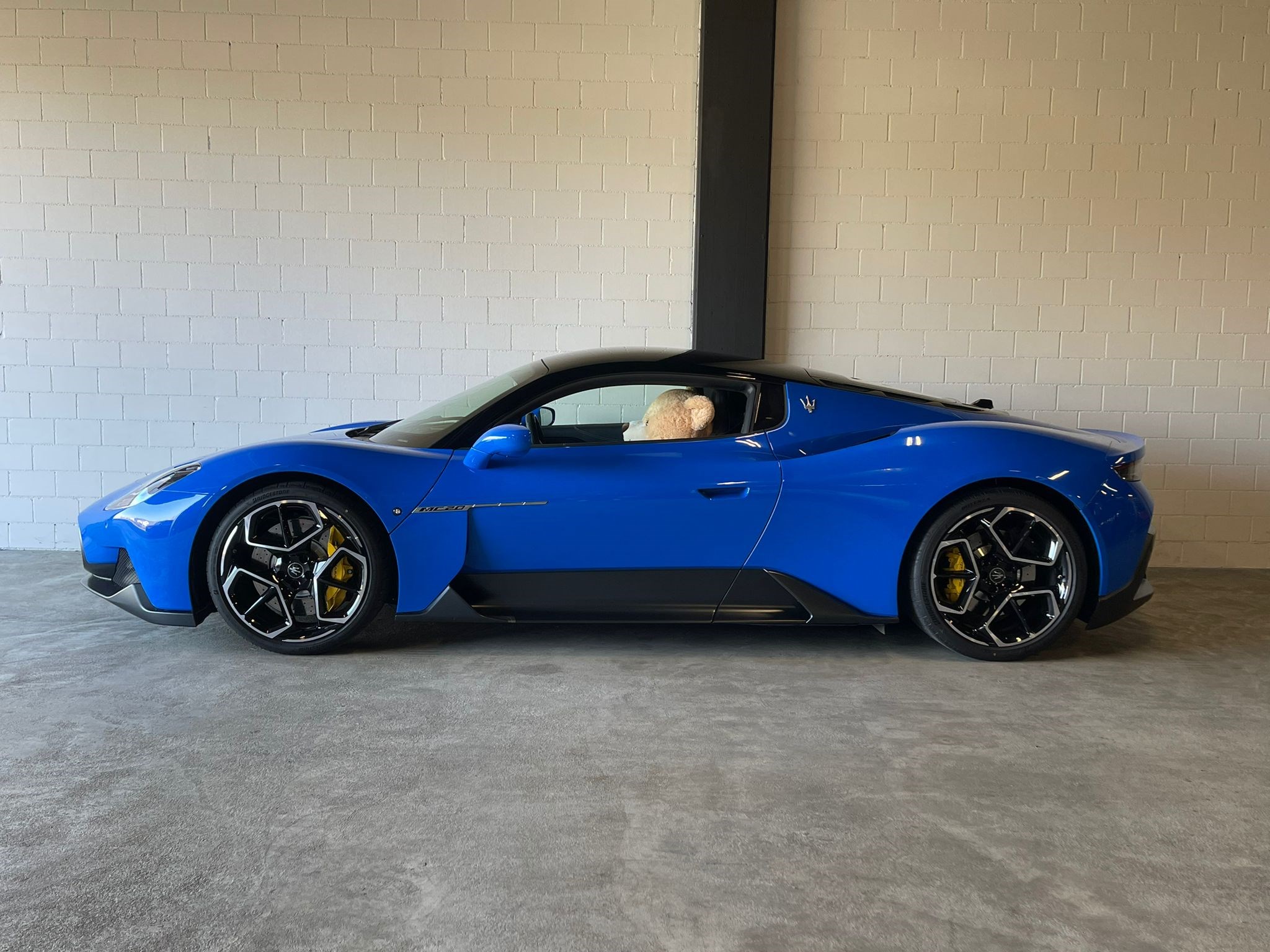 2022 MASERATI MC20, 4/8