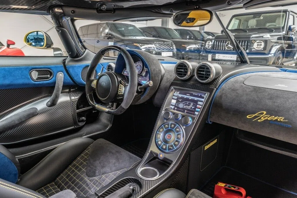 2017 Koenigsegg Agera RS interior, dashboard, Grau