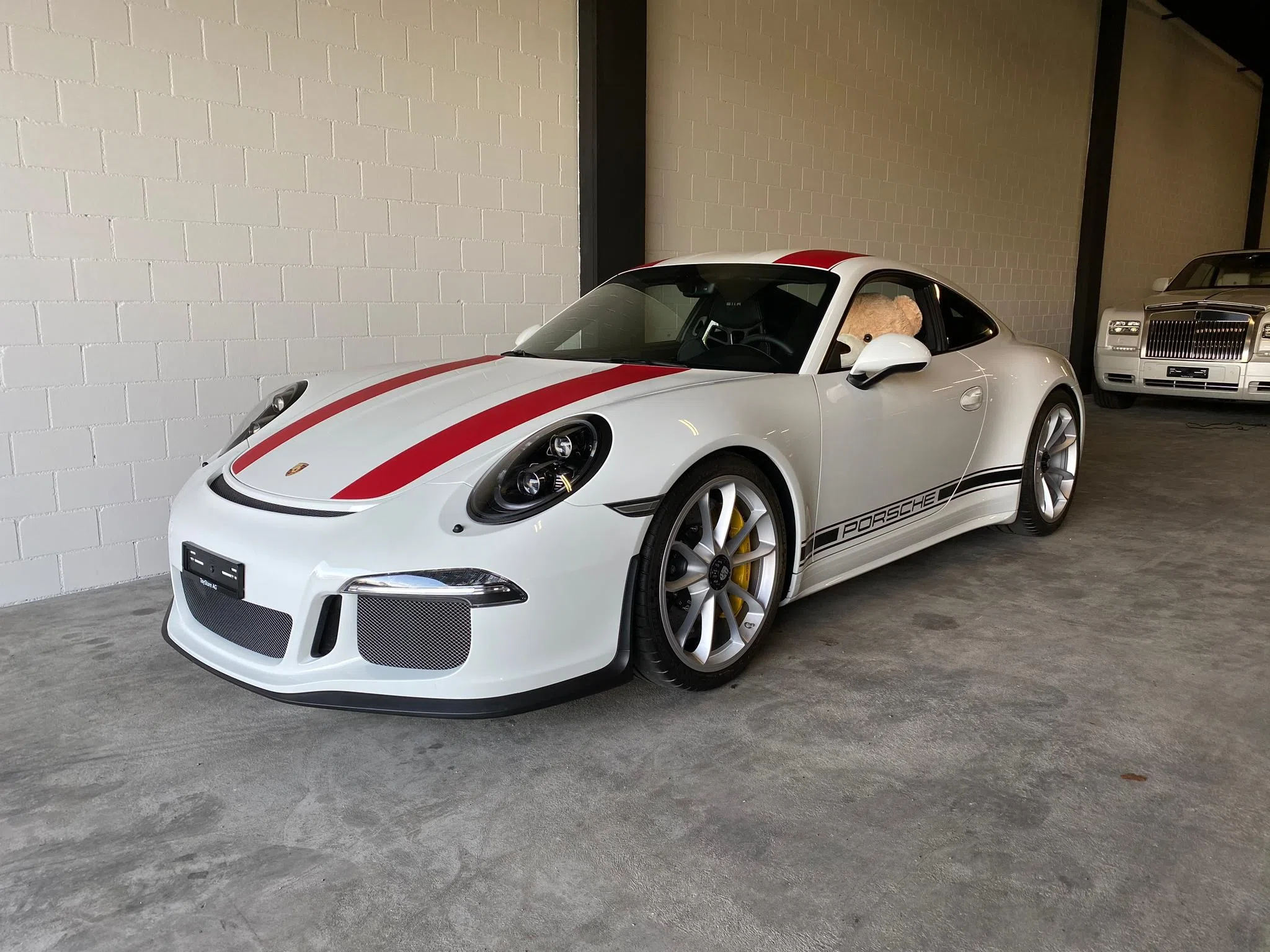 2016 PORSCHE 911 R