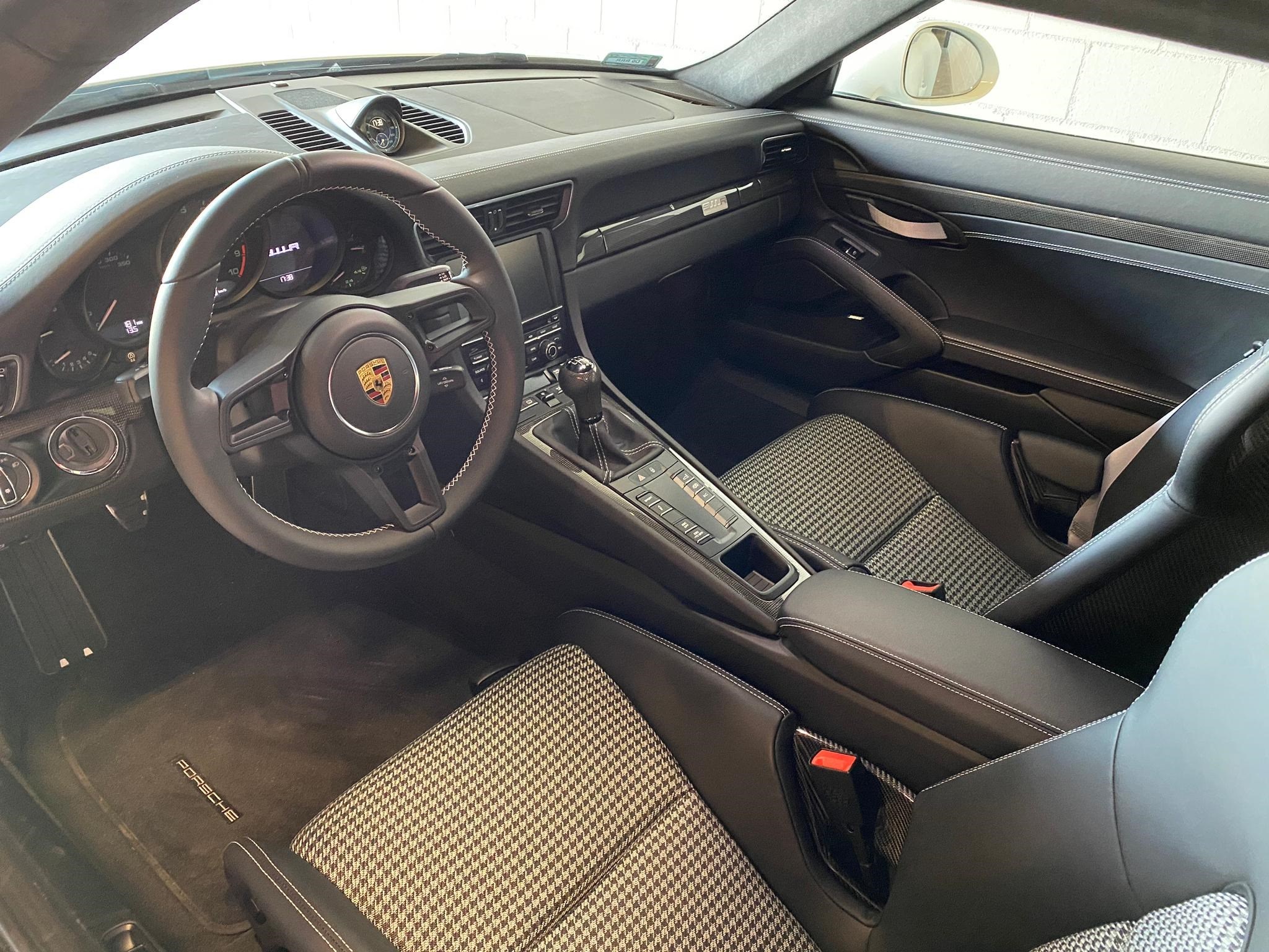 2016 PORSCHE 911 R, 2/13