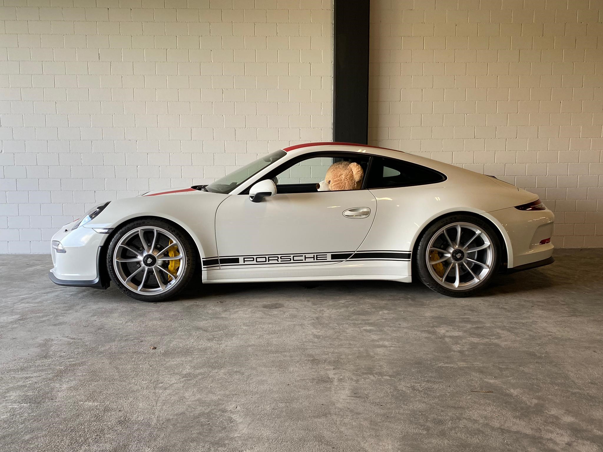 2016 PORSCHE 911 R, 3/13