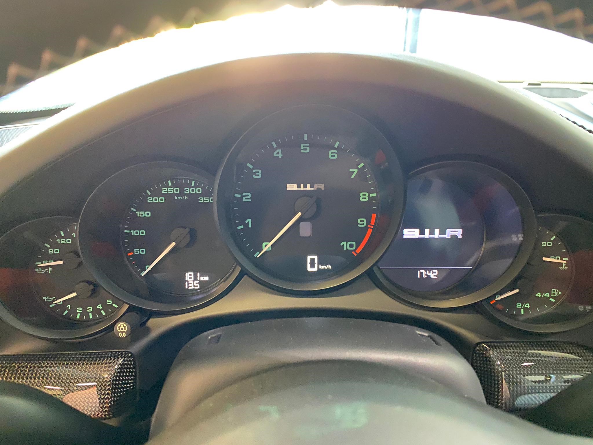 2016 PORSCHE 911 R, 9/13
