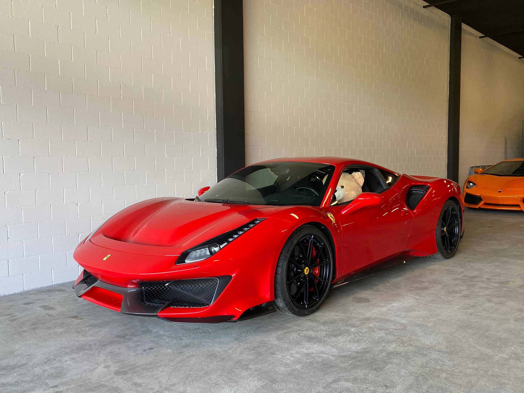 2019 FERRARI 488 Pista