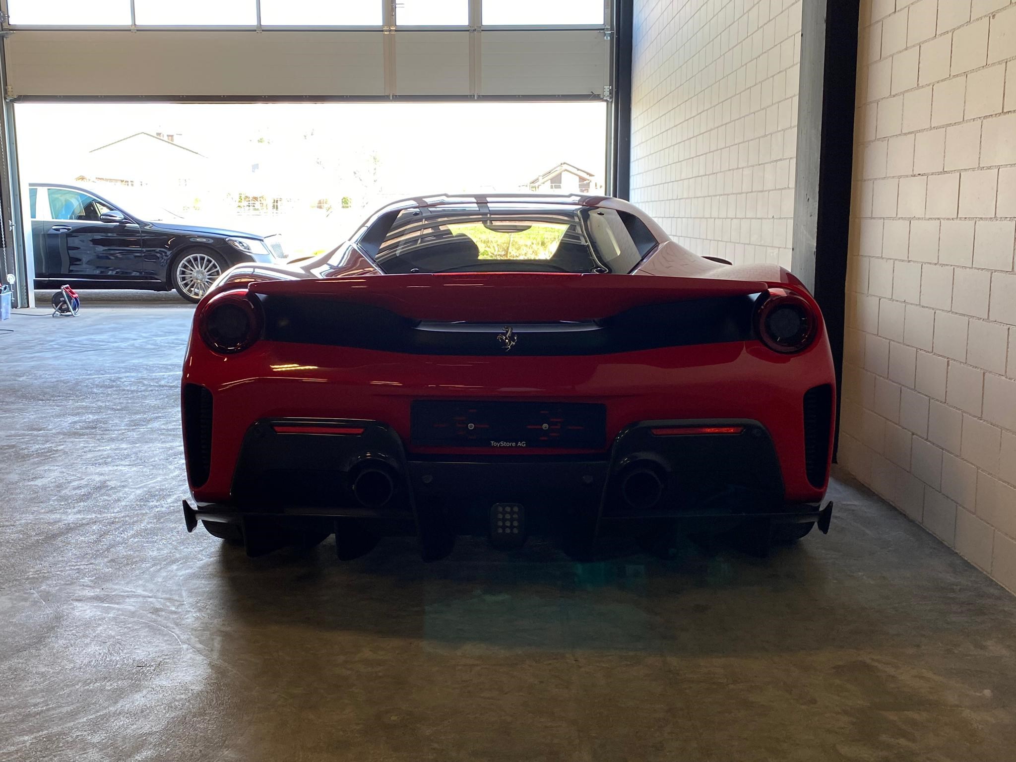 2019 FERRARI 488 Pista, 3/9