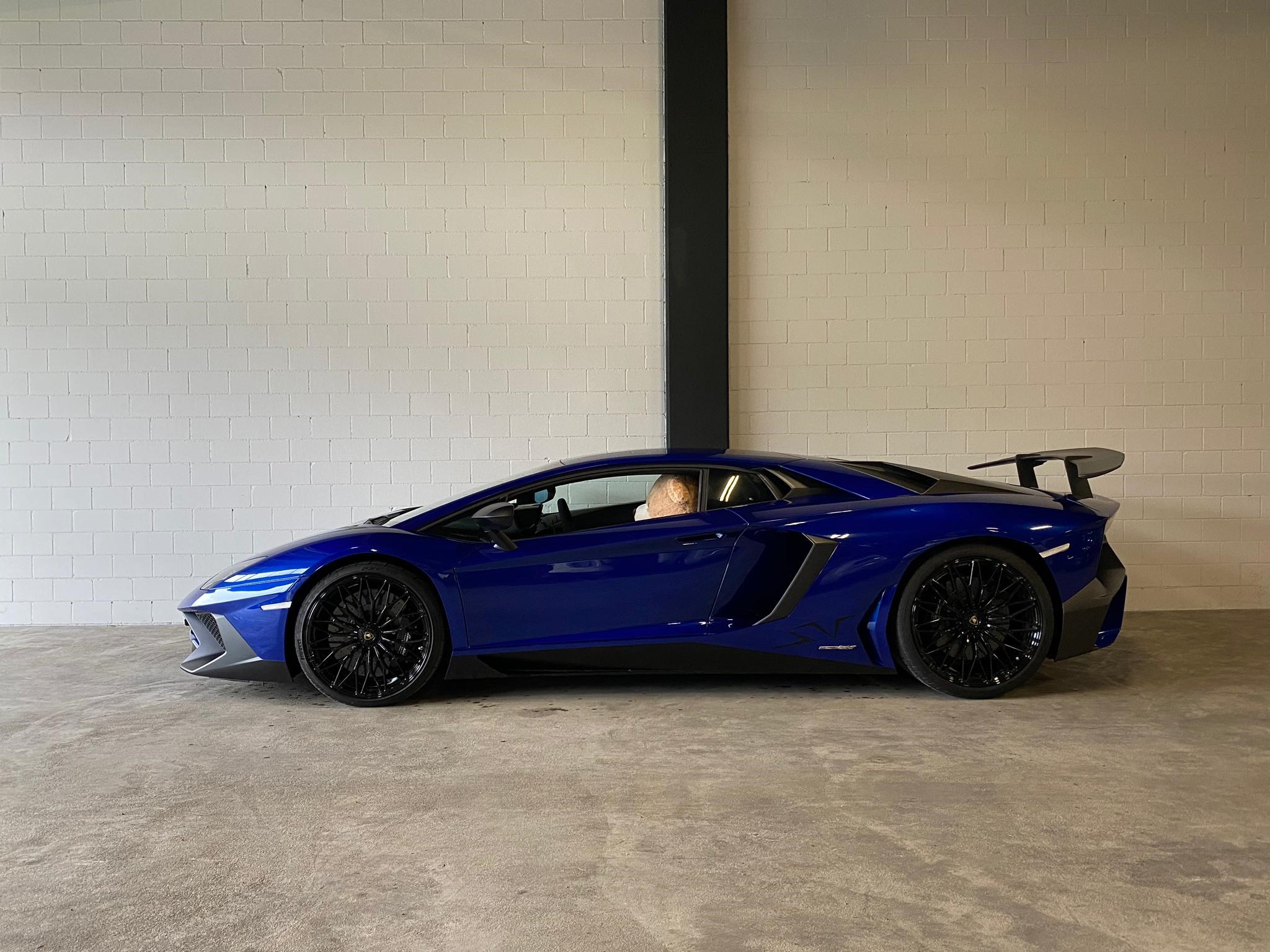 2016 LAMBORGHINI Aventador LP750-4 Superveloce SV Coupé, 3/11