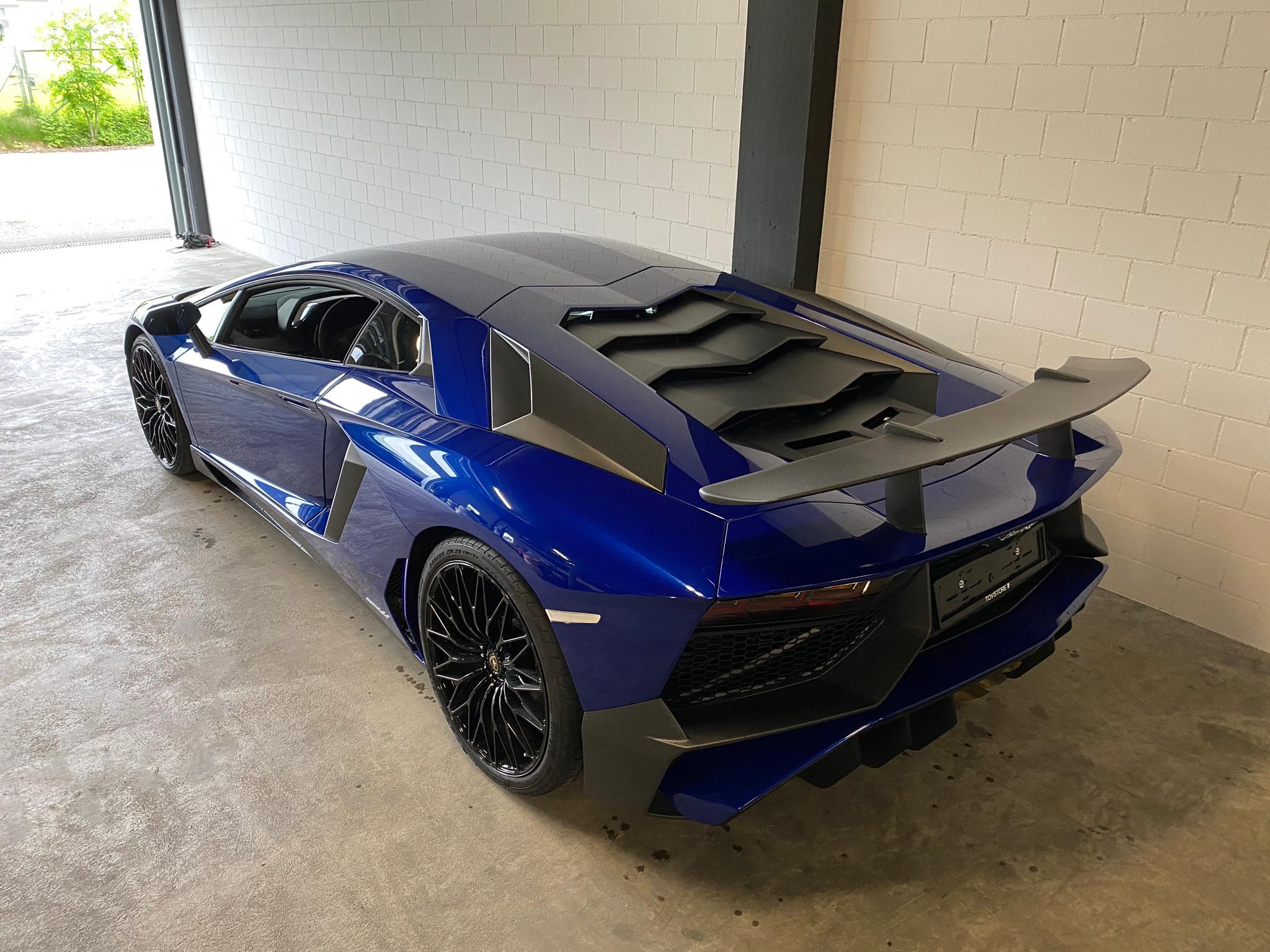 2016 LAMBORGHINI Aventador LP750-4 Superveloce SV Coupé, 5/11