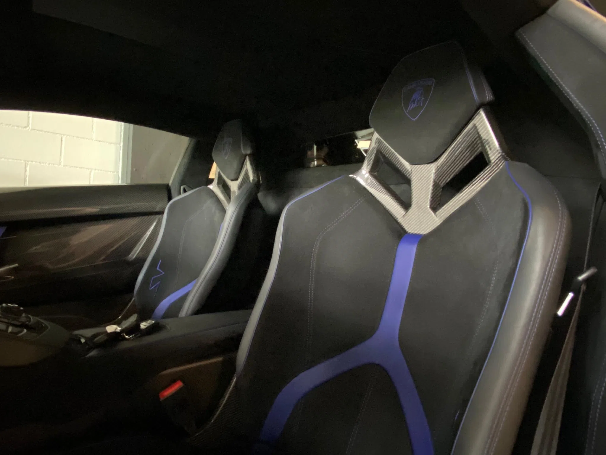2016 LAMBORGHINI Aventador LP750-4 Superveloce SV Coupé interior, seats