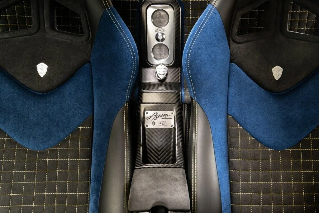 2017 Koenigsegg Agera RS interior, Grau