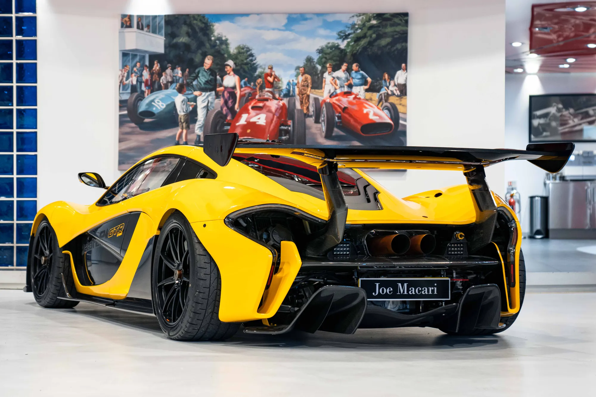 2015 MCLAREN P1 GTR ROAD LEGAL, 2/20