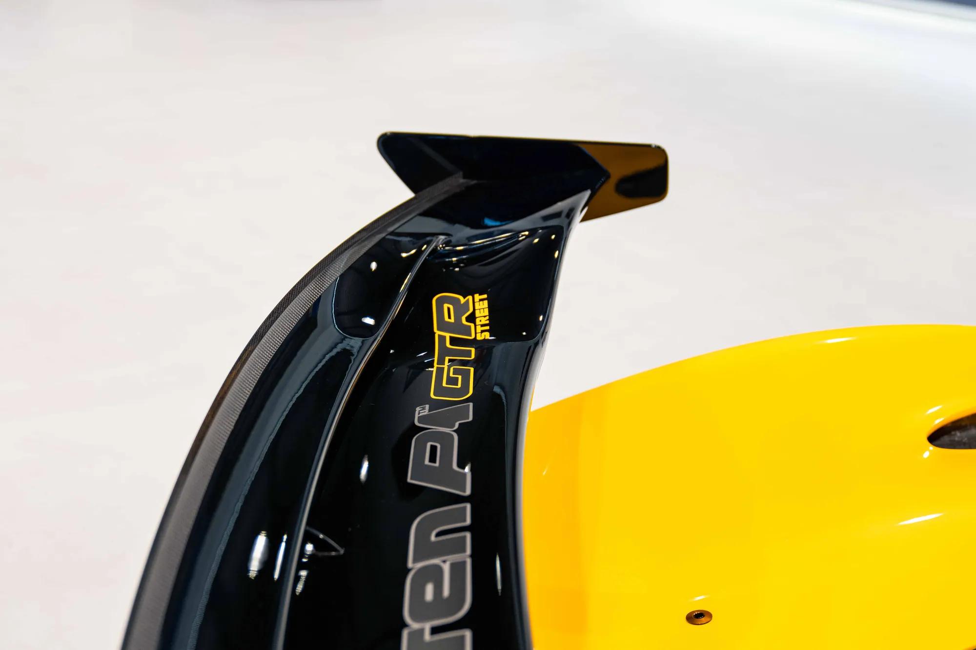 2015 MCLAREN P1 GTR ROAD LEGAL, 13/20