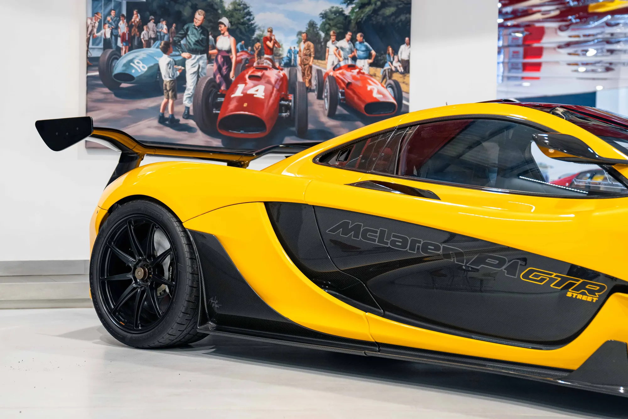 2015 MCLAREN P1 GTR ROAD LEGAL, 18/20